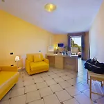 Ξενοδοχείο Rivage 3*